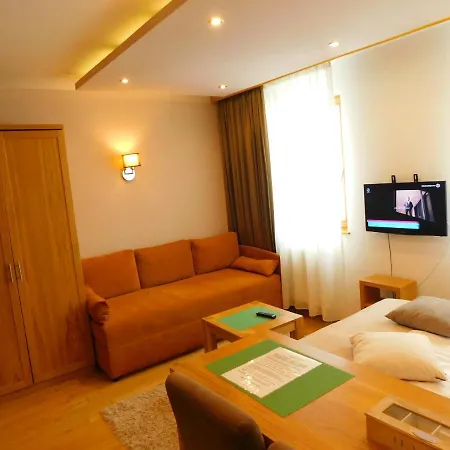 Rapid Apartment *